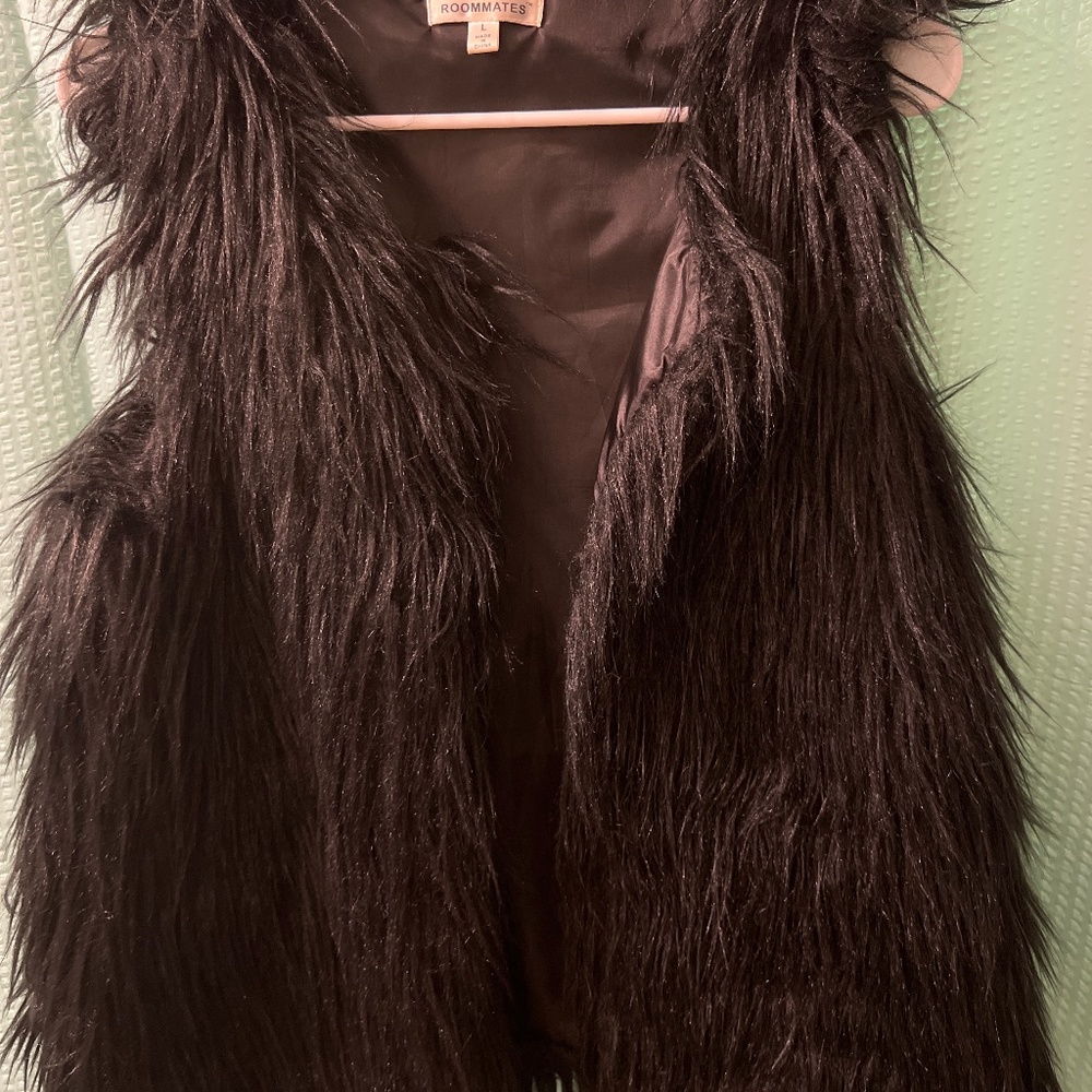 Black fur short sleeve